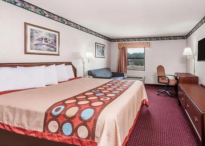 Super 8 By Wyndham Cleveland